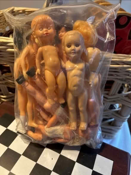 Photo of free Vintage dolls (SY1) #1