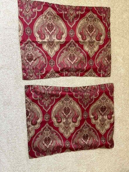 Photo of free Full Size Comforter Set-Like New (Sorich Park) #2