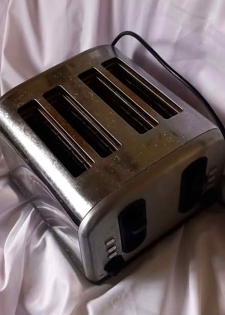 Photo of free Toaster (Loscoe DE5) #1