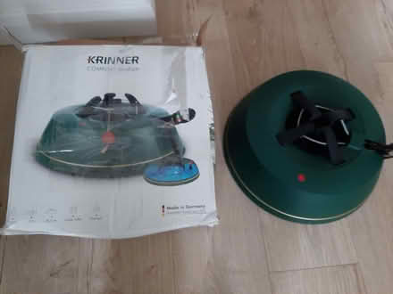 Photo of free Green christmas tree stand (Tottenham N18) #2