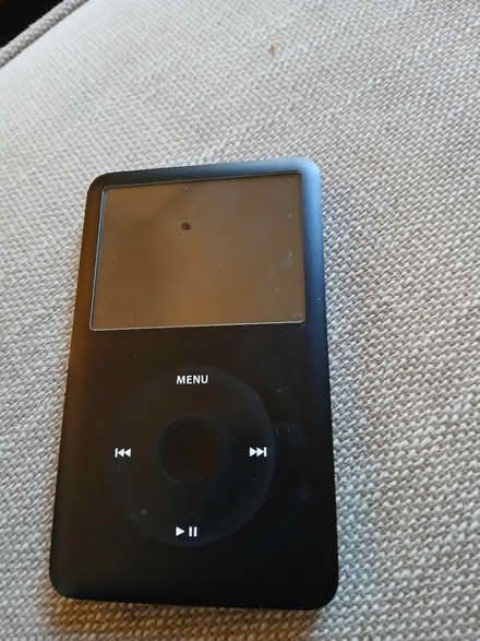 Photo of free Ipod NOT working (TW12) #1