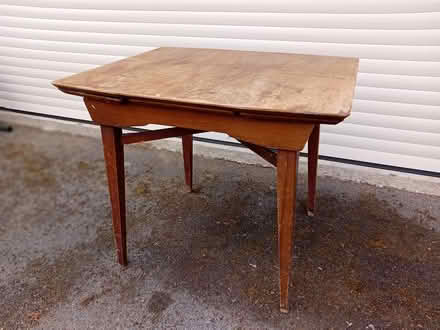 Photo of free Vintage dining table (Fetcham) #2