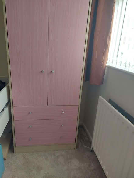 Photo of free Girl's wardrobe (GU15) #1