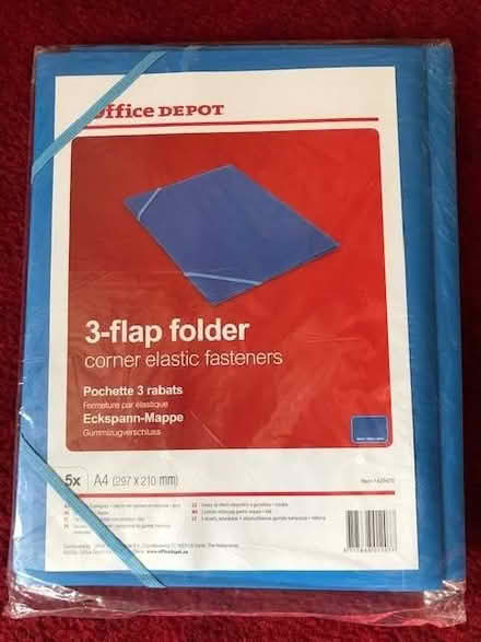 Photo of free 3-flap folders, A4 (Woodley RG5) #1
