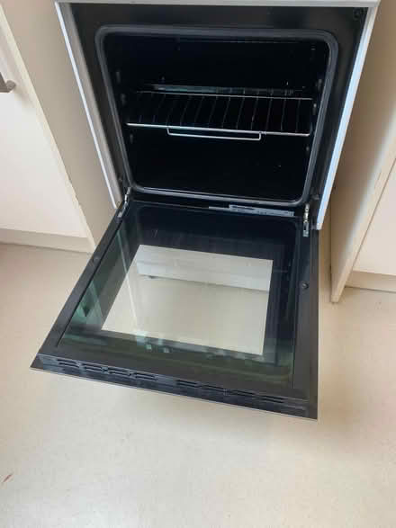 Photo of free Electric cooker (TW3 Hounslow) #1