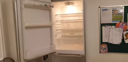 Photo of free Beko tall fridge freezer (Carshalton SM5) #2