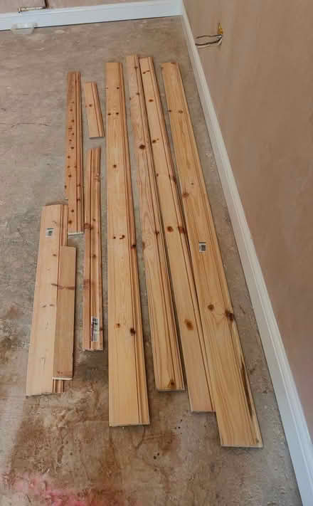 Photo of free several lengths of pine skirting for firewood (Bohemia TN37) #1