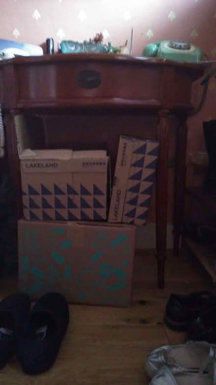 Photo of free boxes (Mountier Court E11) #1