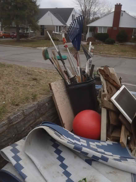 Photo of free curb alert (Ottawa West, Carlingwood) #2
