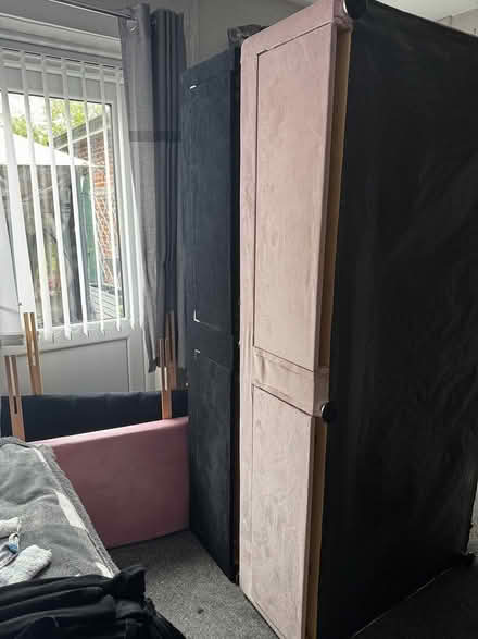 Photo of free 2 x single divan beds (TF1) #3