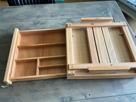 Photo of free portable easel (Redhill Meadvale RH1) #2