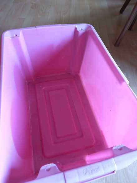 Photo of free large plastic storage box (Caldecott OX14) #4