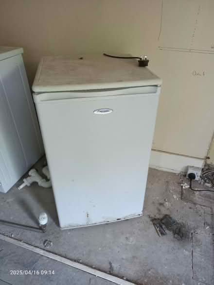 Photo of free Fridge and freezer (CR0) #3