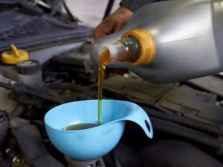 Photo of Old engine oil (Underdale SY2) #1