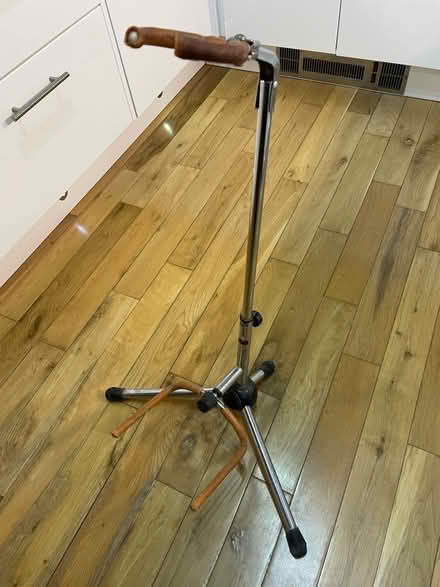 Photo of free Guitar stand (Horsforth LS18) #3
