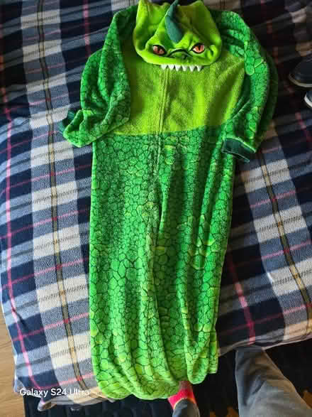 Photo of free Shoes and clothes (West Croydon CR0) #4