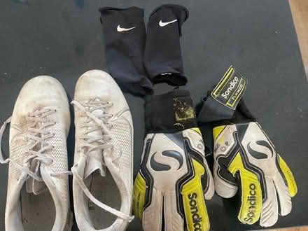 Photo of free Size 8 astros. & goalie gloves (Pennhill BH14) #1