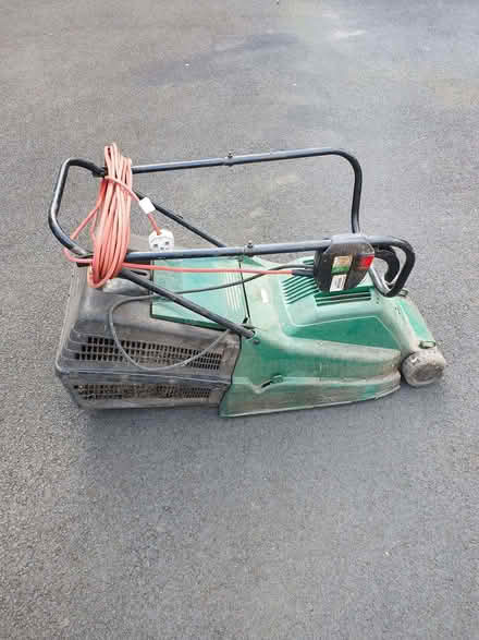 Photo of free Lawn mower (Dean Row SK9) #1