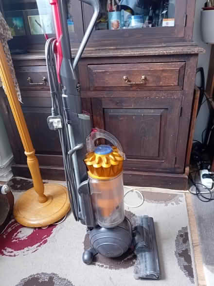 Photo of free Dyson vacuum cleaner (Nothing hill gate W8) #2