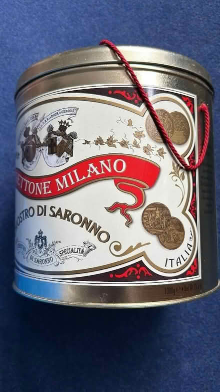 Photo of free Cake Tin and Biscuit Barrel (Panshanger AL7) #2