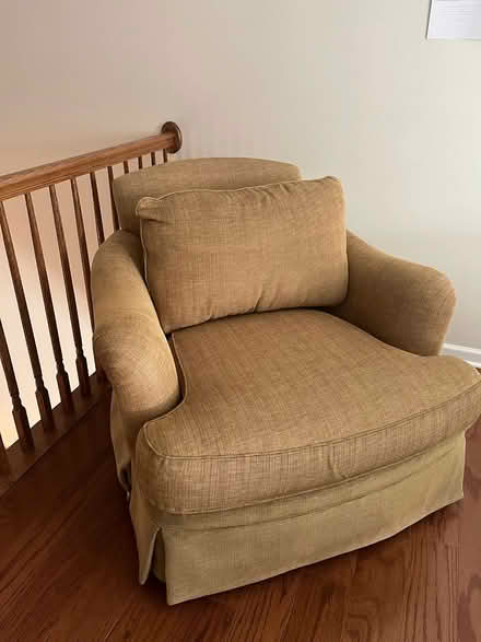 Photo of free Oversized Accent Chair (Bolingbrook) #2