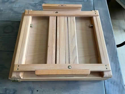 Photo of free portable easel (Redhill Meadvale RH1) #1