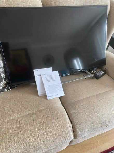 Photo of free TV (Bracknell RG12) #2
