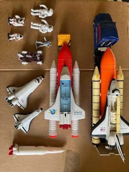 Photo of free Space Toys: Space Shuttles, Astronauts Etc (Wash Common RG14) #1