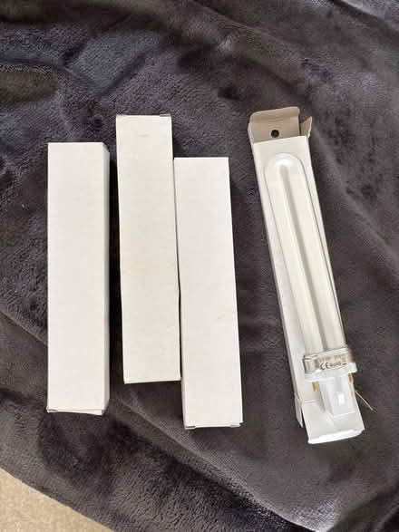 Photo of free 4 x uv lamp lights (Brickhill MK41) #2