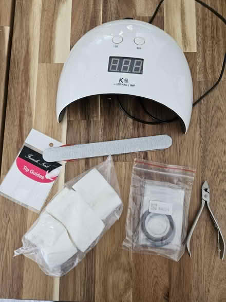 Photo of free UV Nail Lamp (BR8) #1