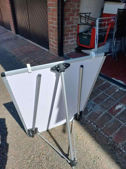 Photo of free White board (Ha5 pinner) #1