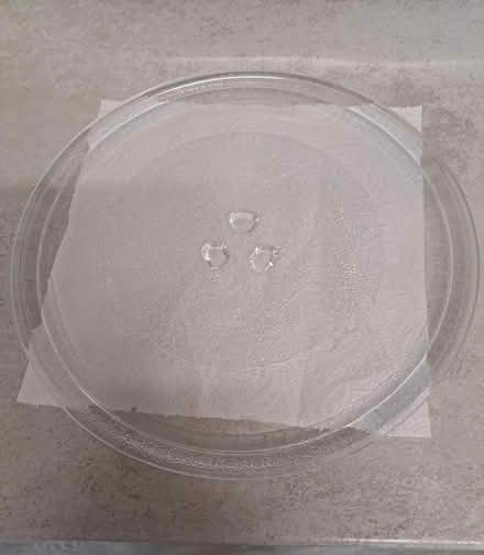 Photo of free Microwave plate (Hamilton ML3HF) #1