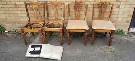 Photo of free 4 x dining chairs (Yateley GU46) #1
