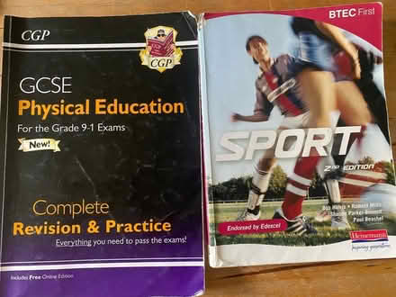 Photo of free GCSE PE / BTEC Sport Revision Books (Lightpill GL5) #1