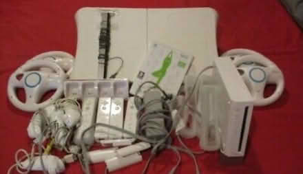 Photo of Nintendo Wii bits (St Helens TN35) #1