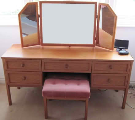 Photo of free Dressing table & draws (Little Stoke ST15) #1