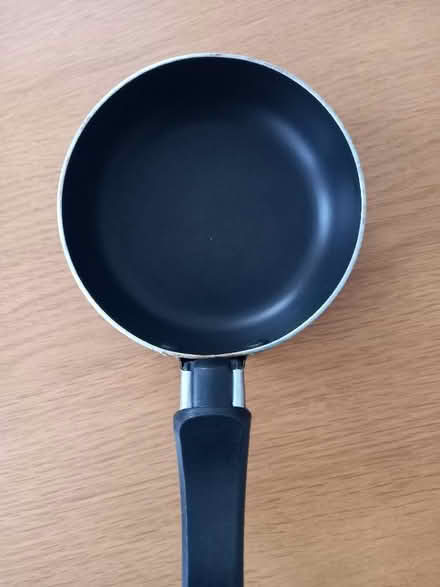 Photo of free 5 " Teflon coated (single egg) frying pan (Panshanger AL7) #1