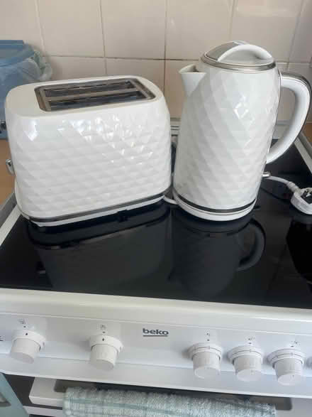 Photo of free White kettle and toaster (Bilton, CV22) #1