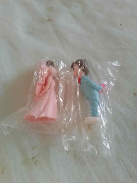 Photo of free Figurines for wedding cake (DA8 Erith) #3