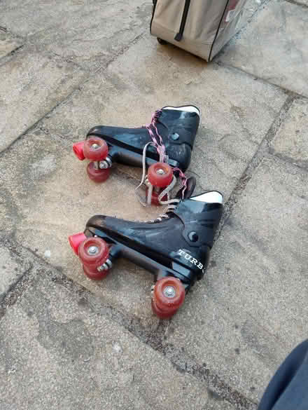 Photo of free Skates (SE9) #2
