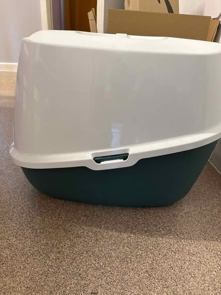 Photo of free Cat litter box and 1/2 sack litter (N16 Newington Green Islington) #1