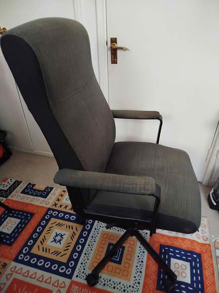 Photo of free Office / desk chair (Kew Bridge, W4) #3