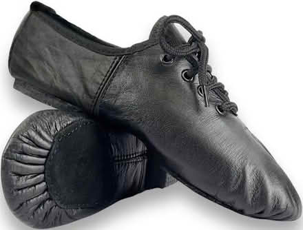 Photo of jazz shoes size 5 (St Julians AL1) #1