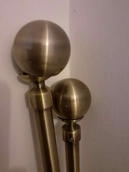 Photo of free 2 brass curtain rods/poles (TW3 Hounslow) #2