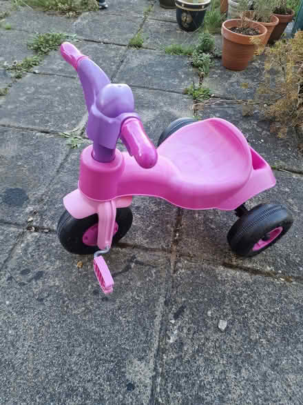 Photo of free Pink Tricycle (Layer-de-la-Haye CO2) #1