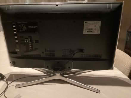 Photo of free 32” Samsung TV (Beaconsfield HP9) #1