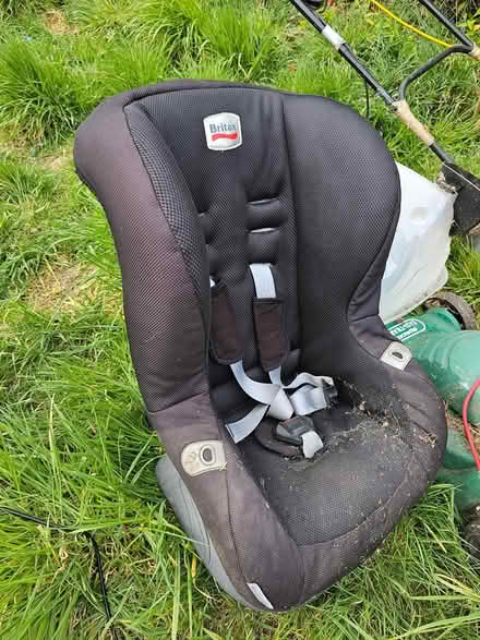 Photo of free Child car seat (IG3 9) #3
