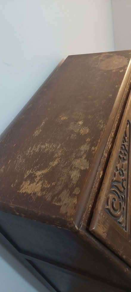 Photo of free Desk/Bureau with drawers (Matlock DE4) #2