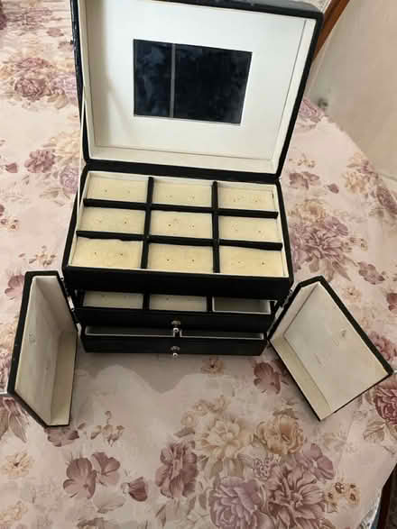Photo of free Black Leather jewellery box (Springfield MK6) #3