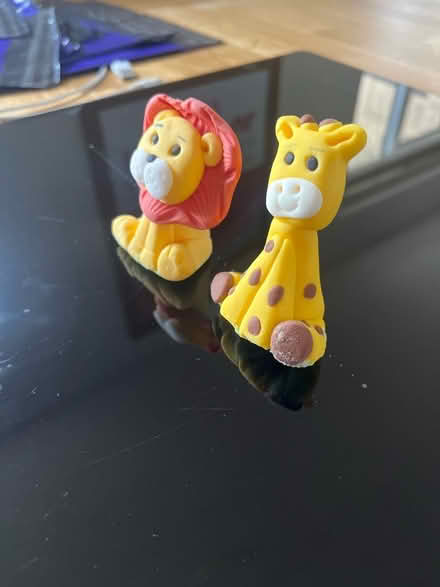 Photo of free Lion & Giraffe cake topper (West Oxfordshire OX28) #3